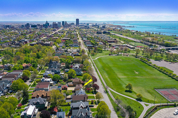 Buffalo City Scape Busti Ave